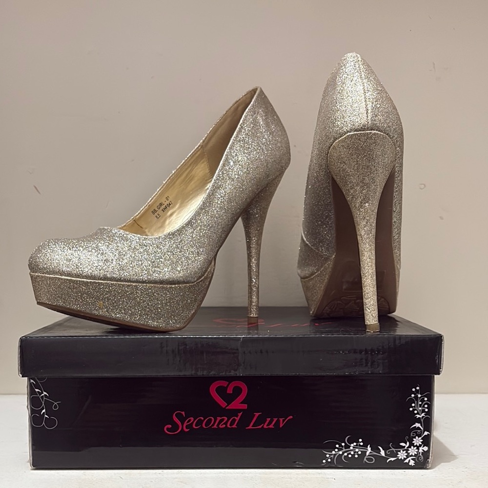 Gold Glamorous High Heels with Platform Sole